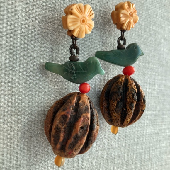 Vintage Carved Jade Earrings - Picture 2 of 3